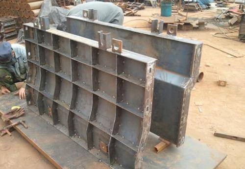 項目中最佳建筑模板方案如何選 建筑木模板與鋼模板的比較 