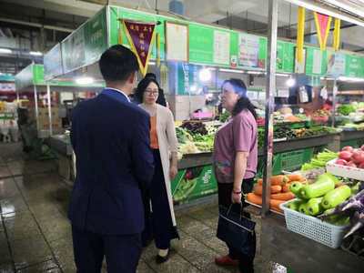 省市場監(jiān)管局2020年食品安全抽檢監(jiān)測任務調研組赴六盤水市督導調研食品安全抽檢監(jiān)測工作